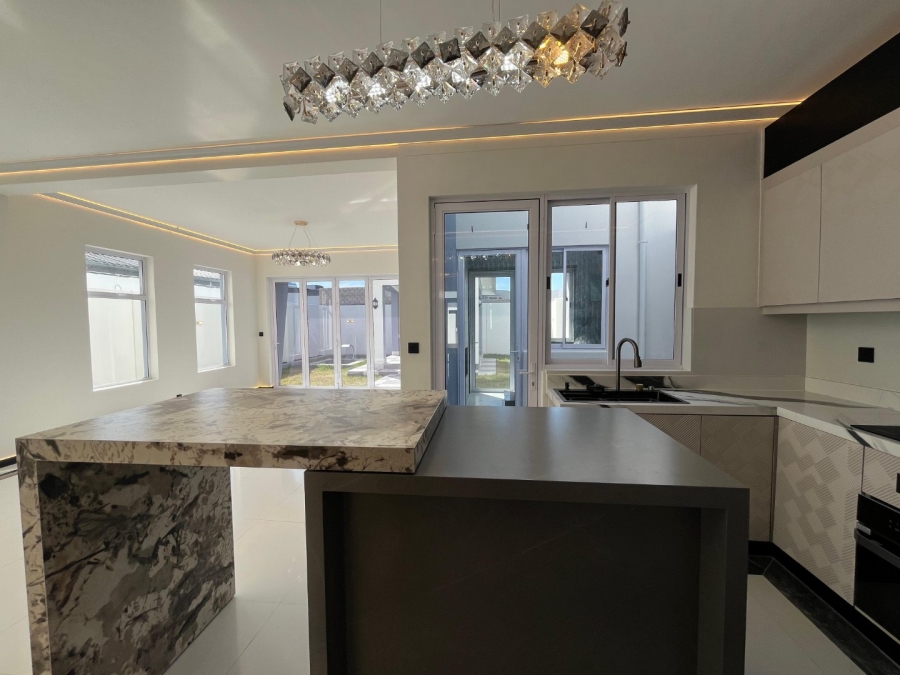 4 Bedroom Property for Sale in Sandown Western Cape